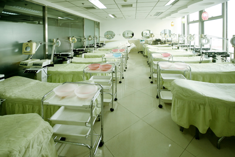 ѧУ������ѵ����